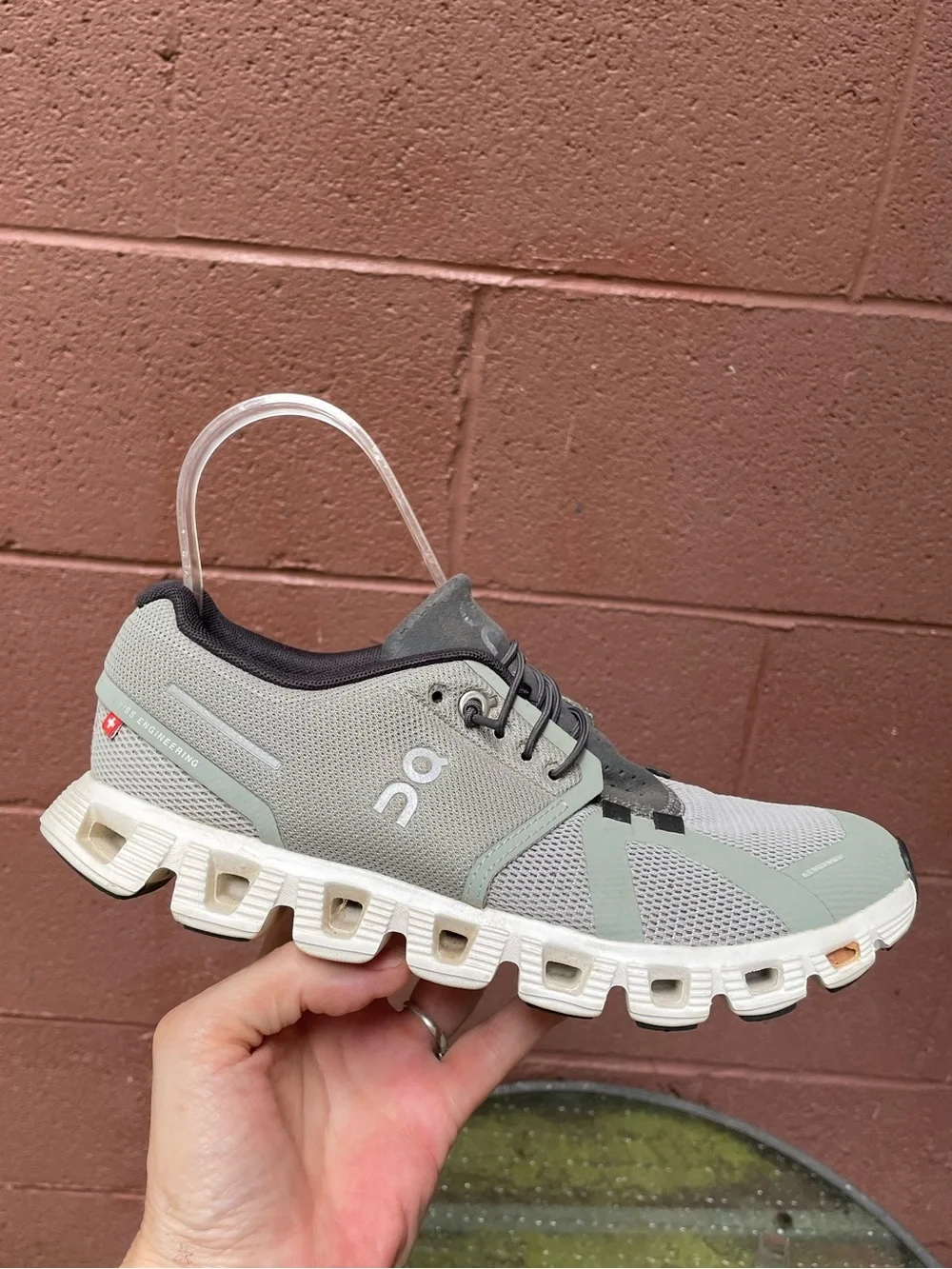On Cloud 5 Running Shoes Size 7 Woman’s